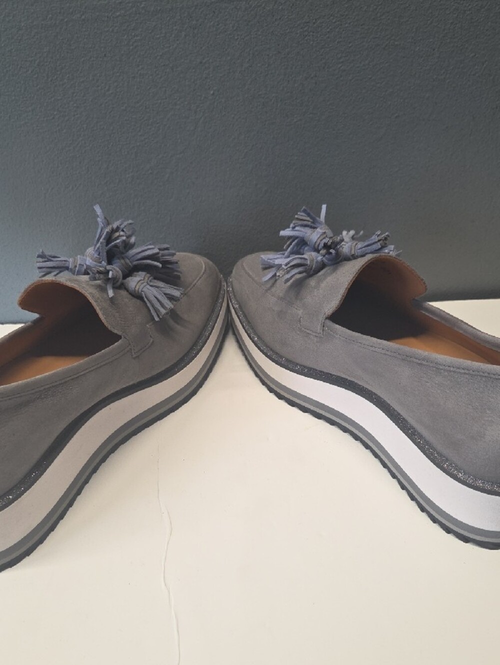 Johnston & Murphy Gray Suede Tassel Platform Loafers Size 8.5 - Picture 5 of 8